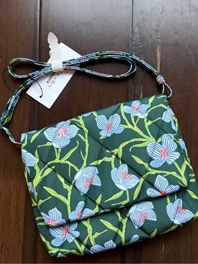 Vera Bradley Green Quilted Floral Crossbody Vacation Cottagecore Garden Party